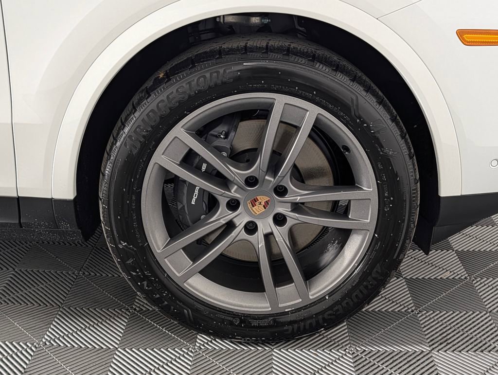 New 2026 Porsche Cayenne image 14