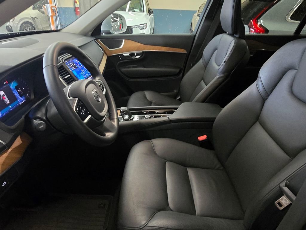Certified 2025 Volvo XC90 B6 Core w/ Climate Package image 20
