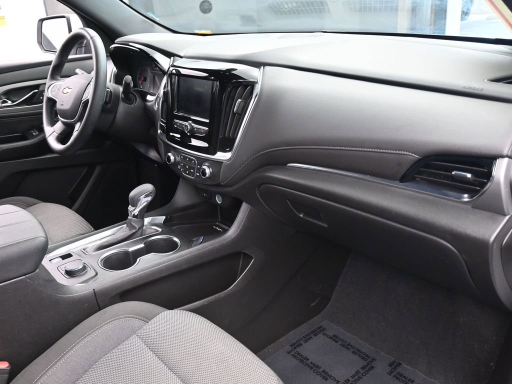 Used 2023 Chevrolet Traverse LT image 45