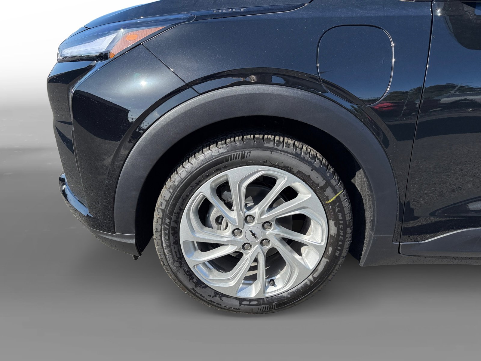 New 2027 Chevrolet Bolt LT w/ Comfort Package image 9