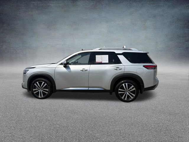 Used 2025 Nissan Pathfinder Platinum w/ Cargo Package image 12