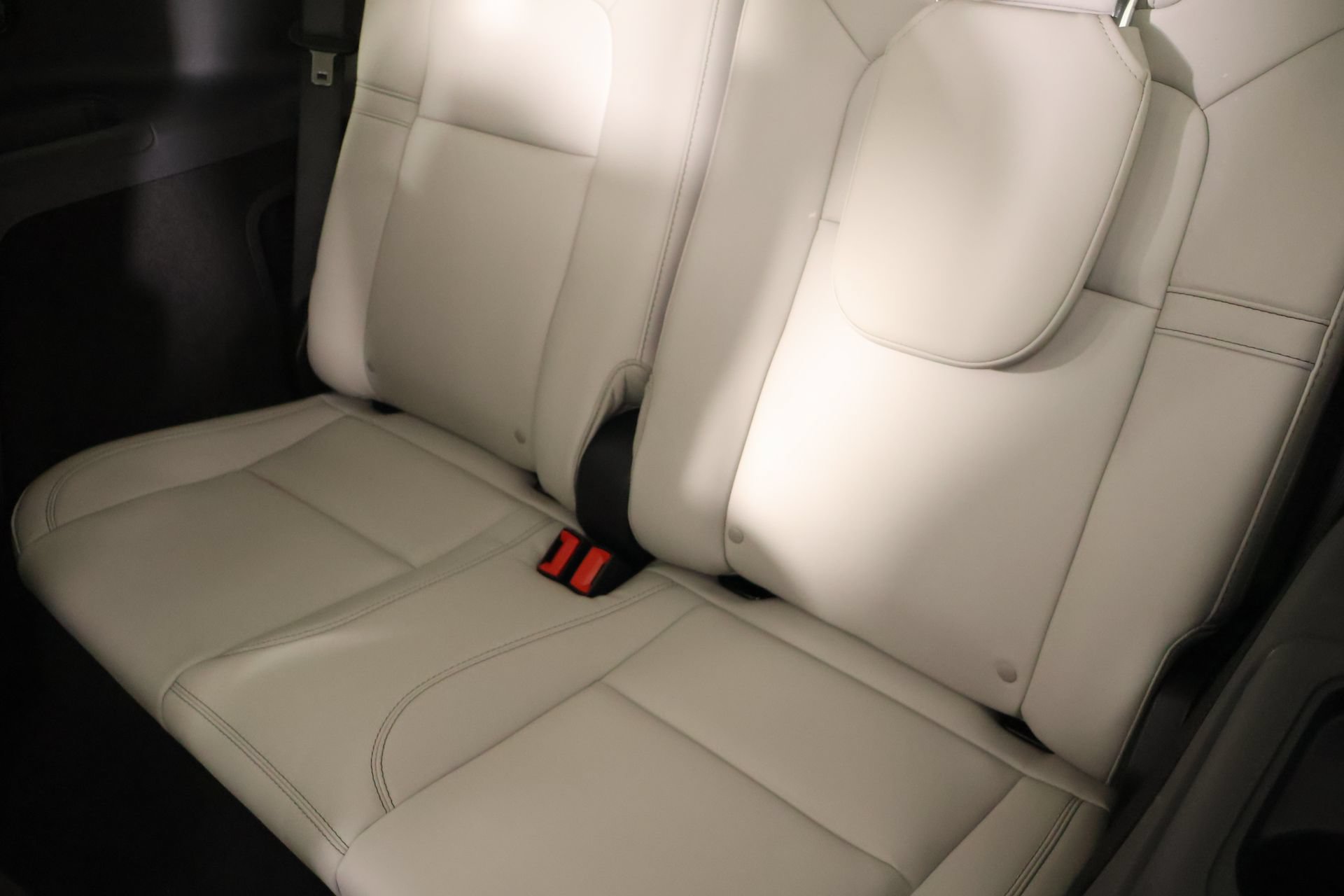New 2026 Lincoln Aviator AWD w/ Jet Appearance Package image 14
