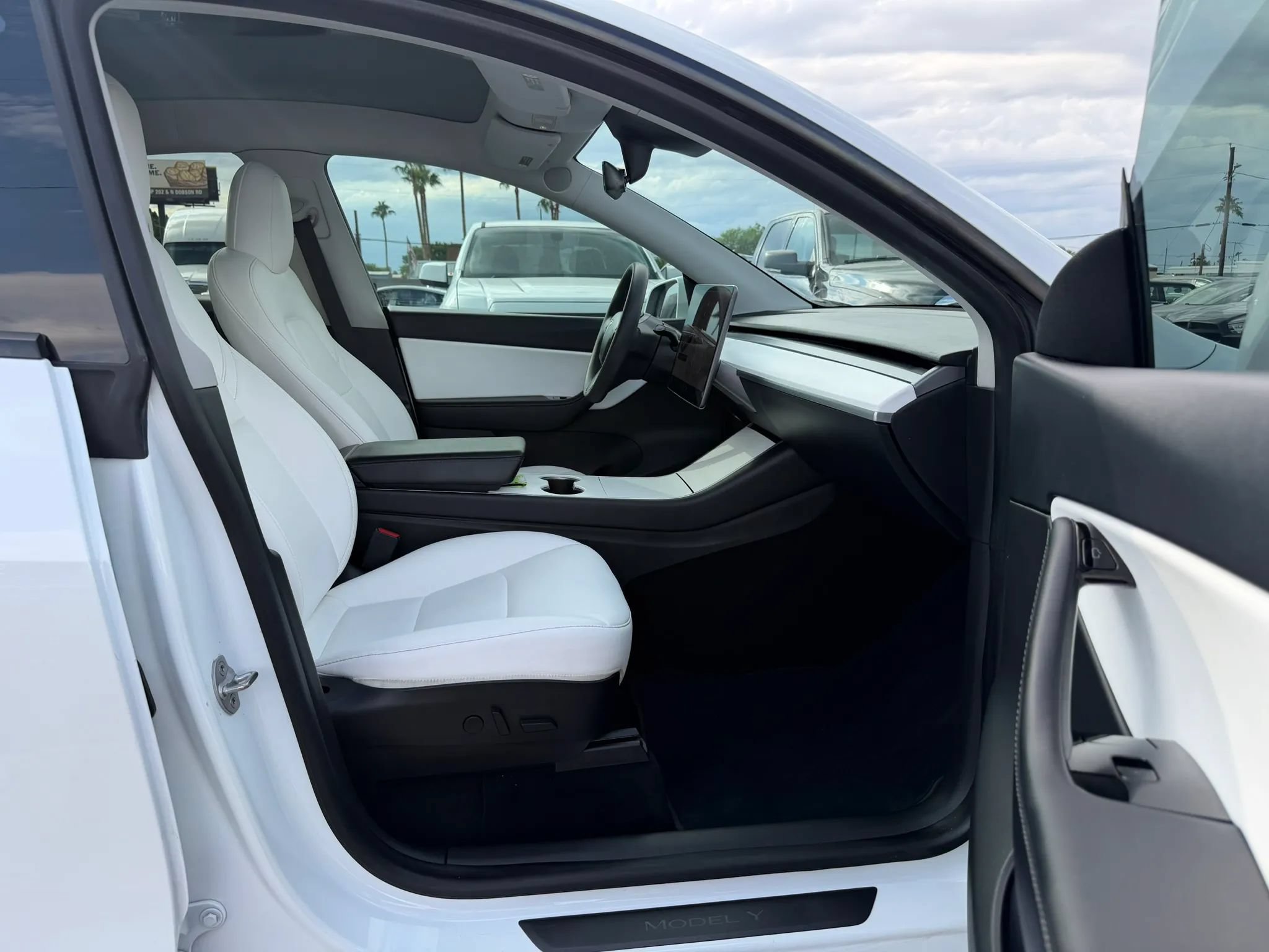 Used 2020 Tesla Model Y Performance AWD/4WD image 28
