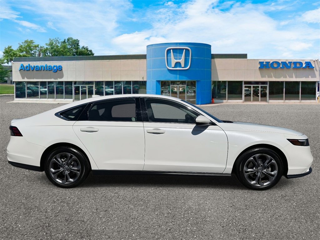Certified 2023 Honda Accord EX image 3