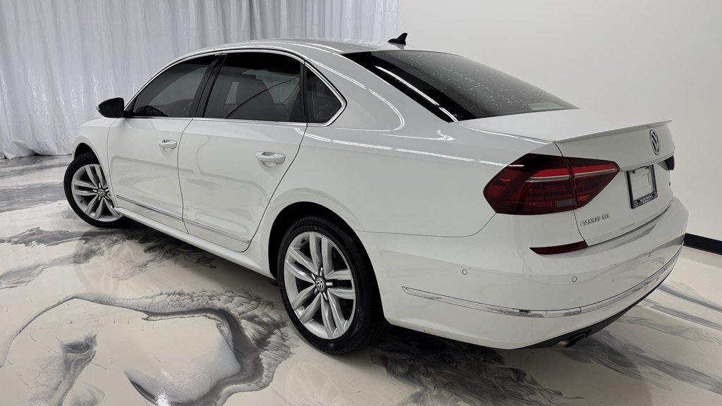 Used 2017 Volkswagen Passat 1.8T SEL Premium FWD image 6