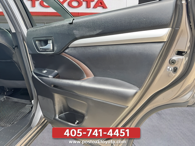 Used 2018 Toyota Highlander XLE w/ Protection Package #3 AWD/4WD image 17