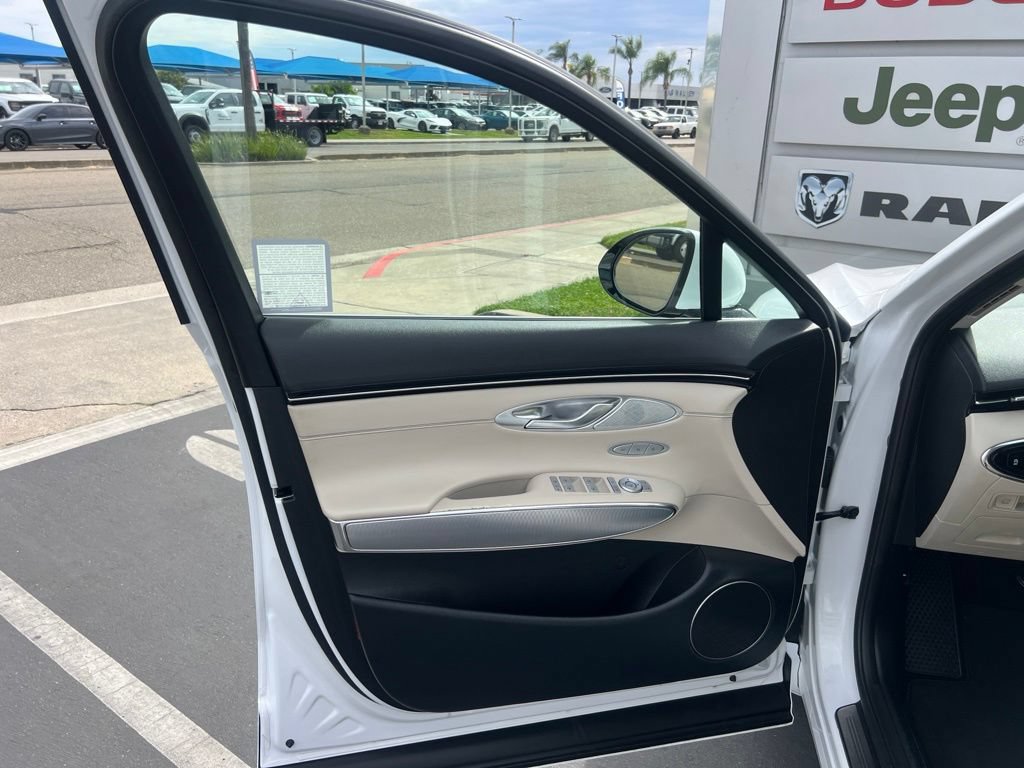 Used 2023 Genesis GV70 2.5T w/ Select Package AWD/4WD image 33