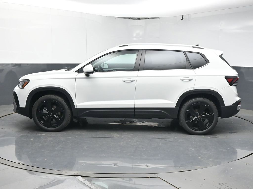 Used 2025 Volkswagen Taos SEL image 5