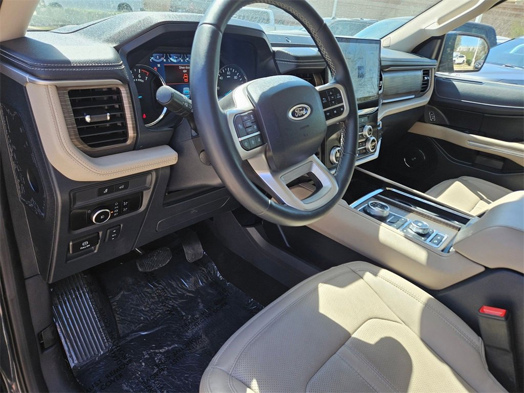 Used 2024 Ford Expedition Limited image 18
