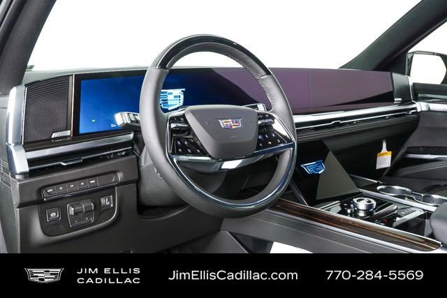 Certified 2026 Cadillac Escalade Luxury AWD/4WD image 4