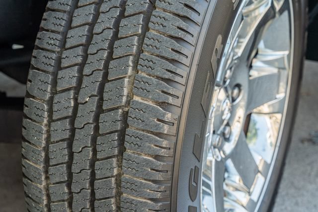 Used 2012 RAM 1500 Laramie RWD image 12