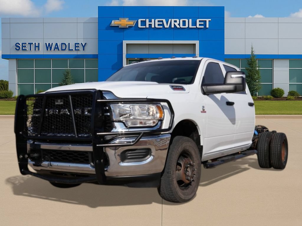 Used 2024 RAM 3500 Tradesman w/ Chrome Appearance Group AWD/4WD image 11