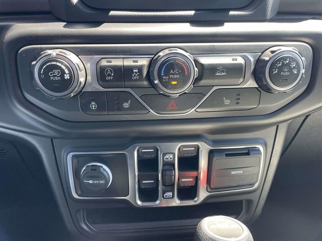 Used 2021 Jeep Gladiator Willys AWD/4WD image 26