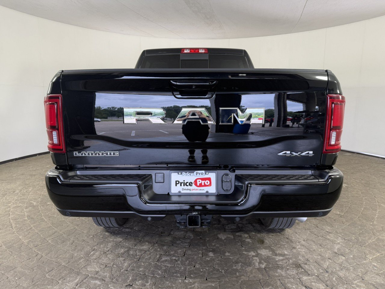 Used 2026 RAM 2500 Laramie AWD/4WD image 7