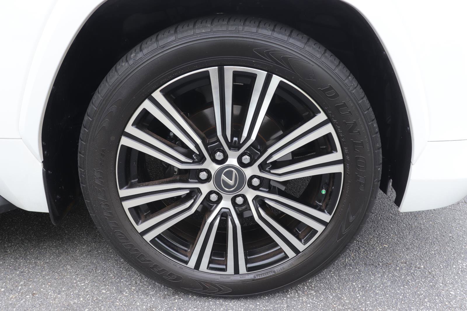 Used 2024 Lexus LX 600 4WD w/ Luxury Package image 44