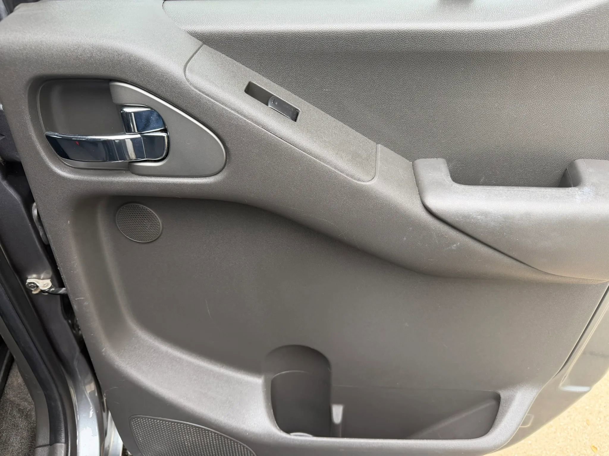 Used 2018 Nissan Frontier PRO-4X image 11