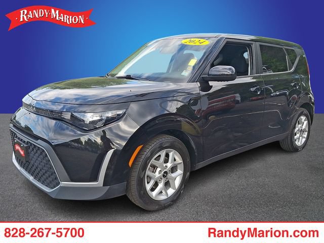 Used 2024 Kia Soul LX w/ Option Group 015 FWD image 1