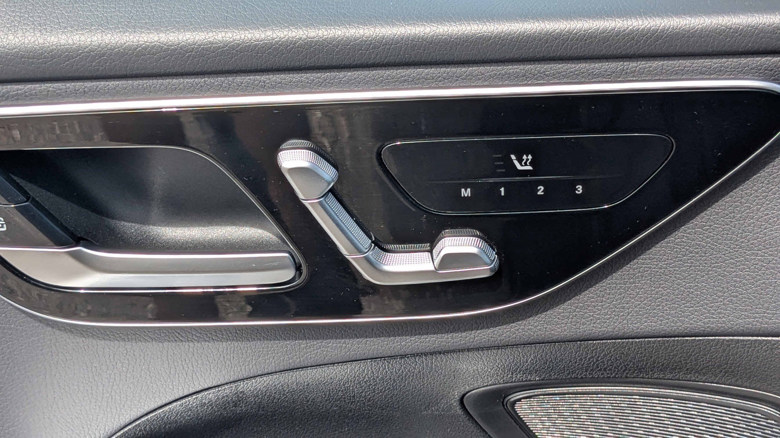 Used 2025 Mercedes-Benz C 300 4MATIC Sedan image 22