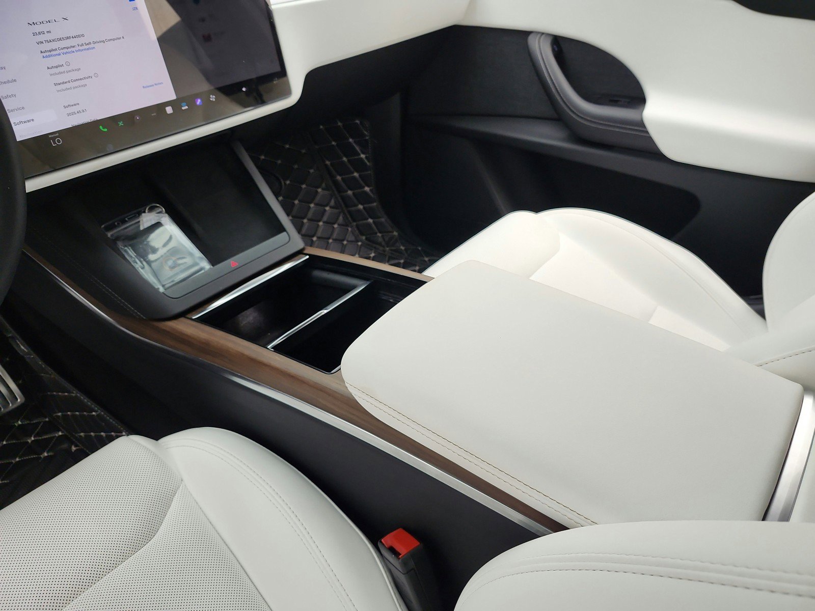 Used 2024 Tesla Model X image 12