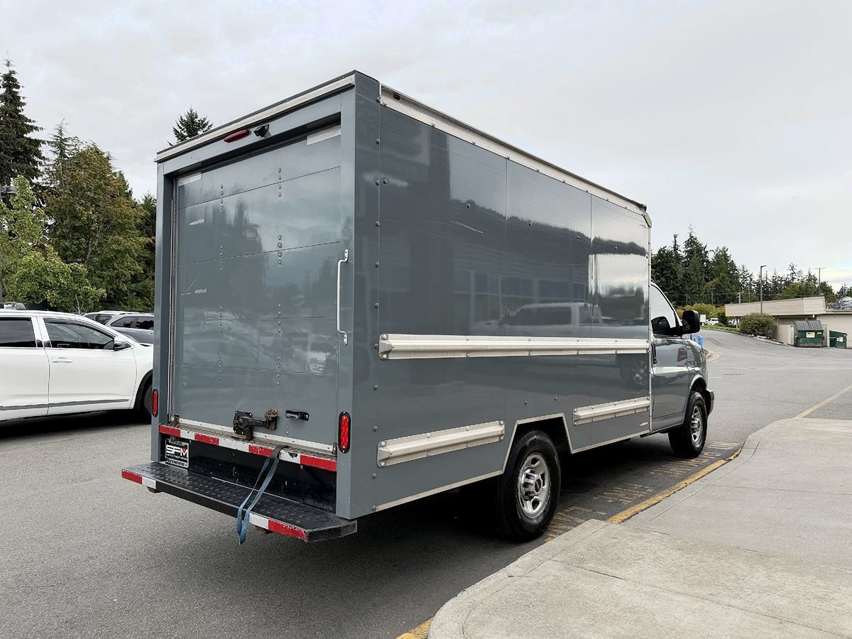 Used 2019 GMC Savana 3500 w/ Driver Convenience Package RWD image 8