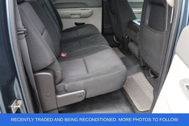 Used 2011 Chevrolet Silverado 3500 W/T AWD/4WD image 18
