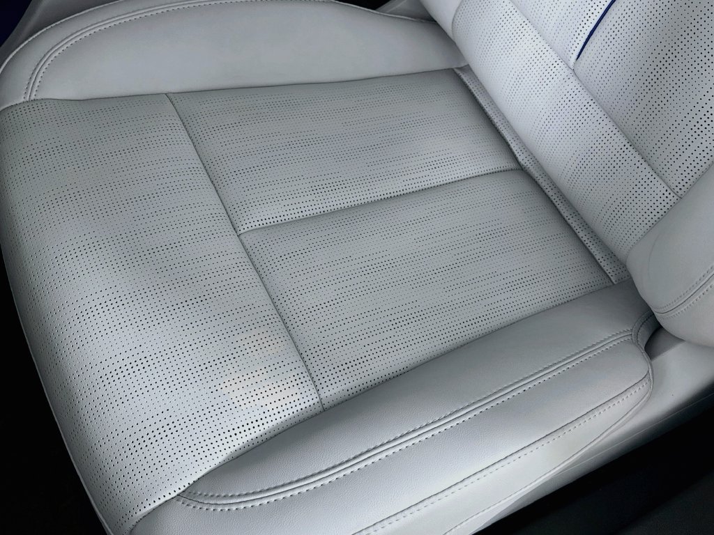 New 2027 Cadillac Optiq Premium Luxury w/ LPO, Floor Liner Package AWD/4WD image 24