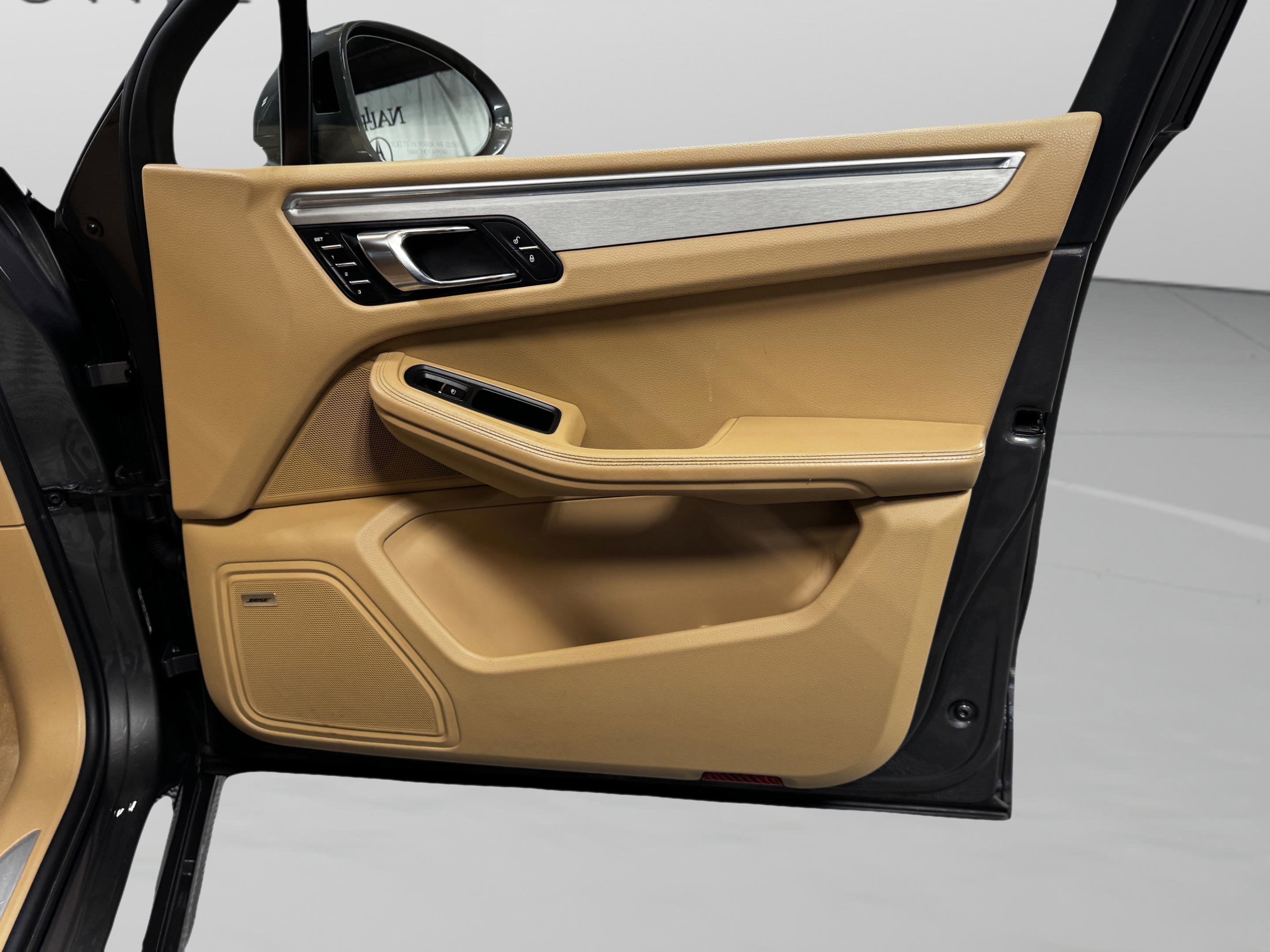 Used 2016 Porsche Macan Turbo image 54