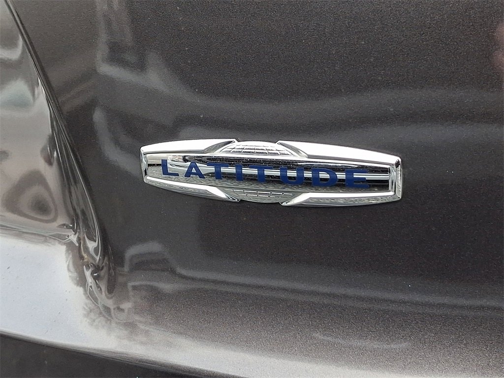 Used 2019 Jeep Cherokee Latitude Plus image 9