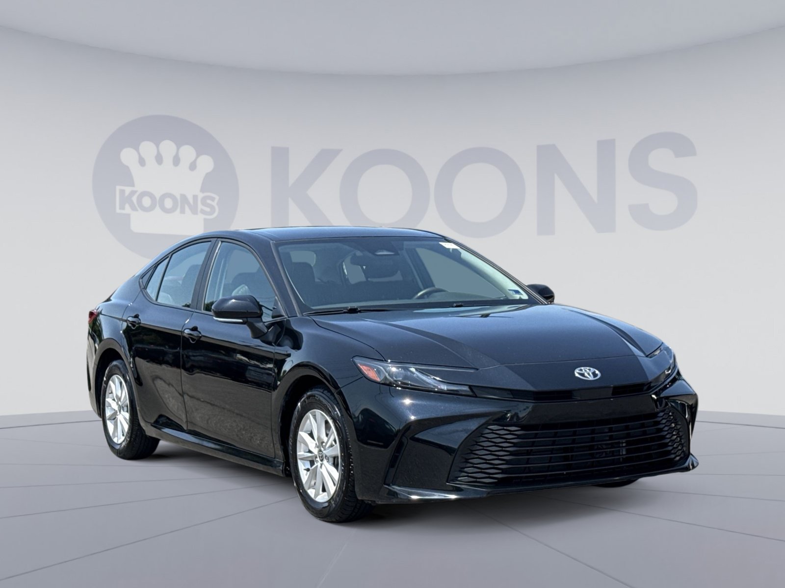 Used 2025 Toyota Camry LE FWD image 10