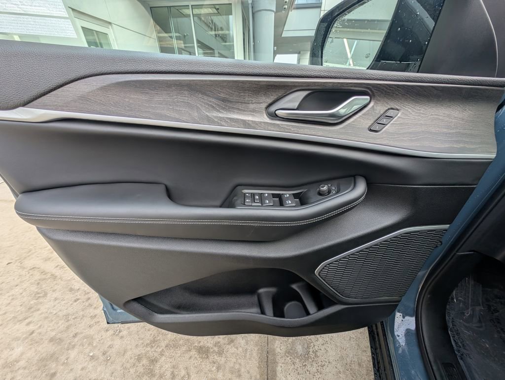 New 2026 Jeep Grand Cherokee Limited AWD/4WD image 38