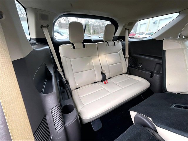 Used 2020 Ford Explorer Platinum w/ Premium Technology Package image 30