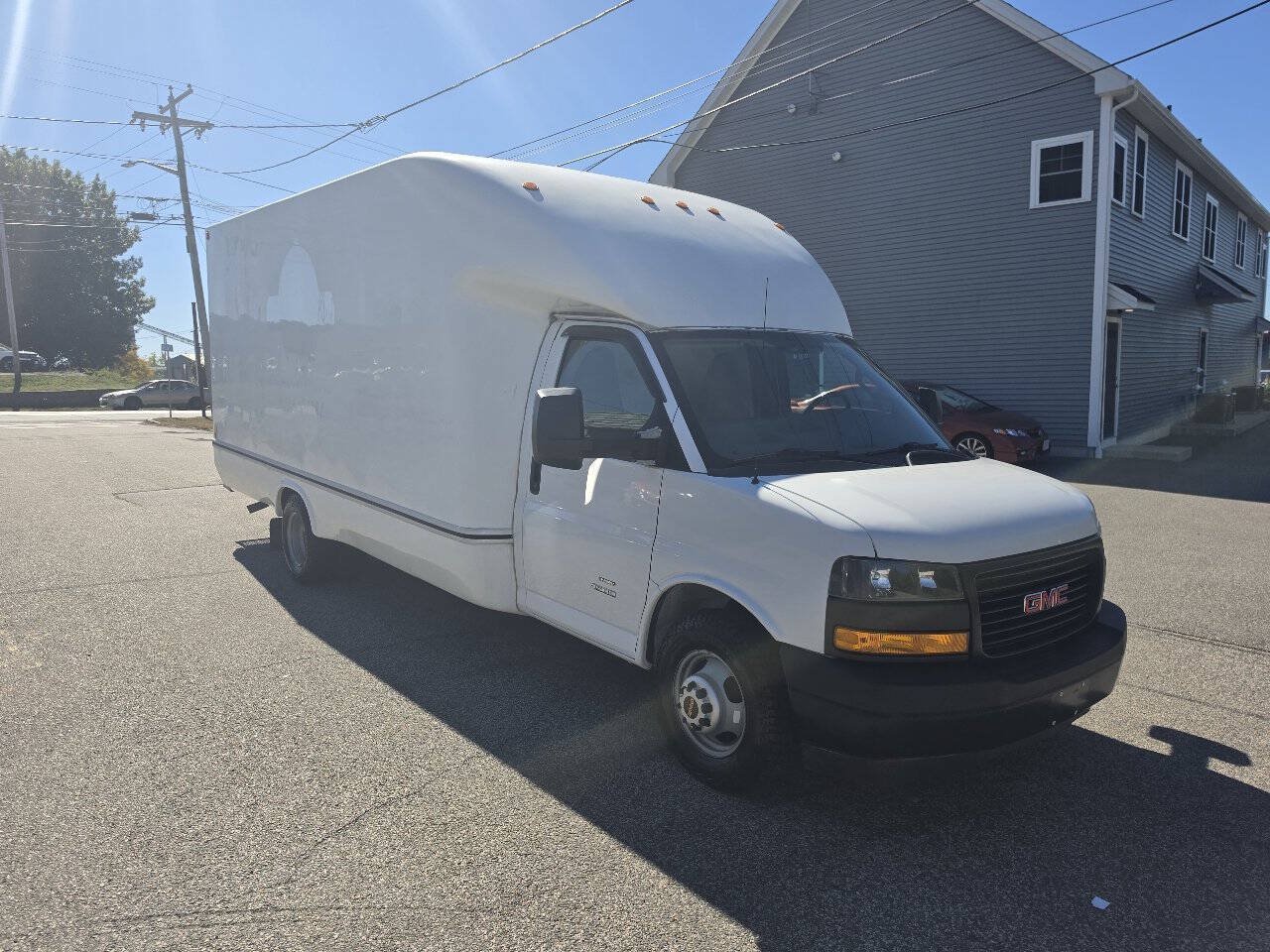 Used 2018 GMC Savana 4500 w/ Driver Convenience Package RWD image 10