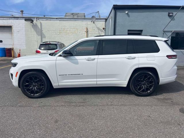 Used 2021 Jeep Grand Cherokee L Overland w/ Luxury Tech Group IV AWD/4WD image 9