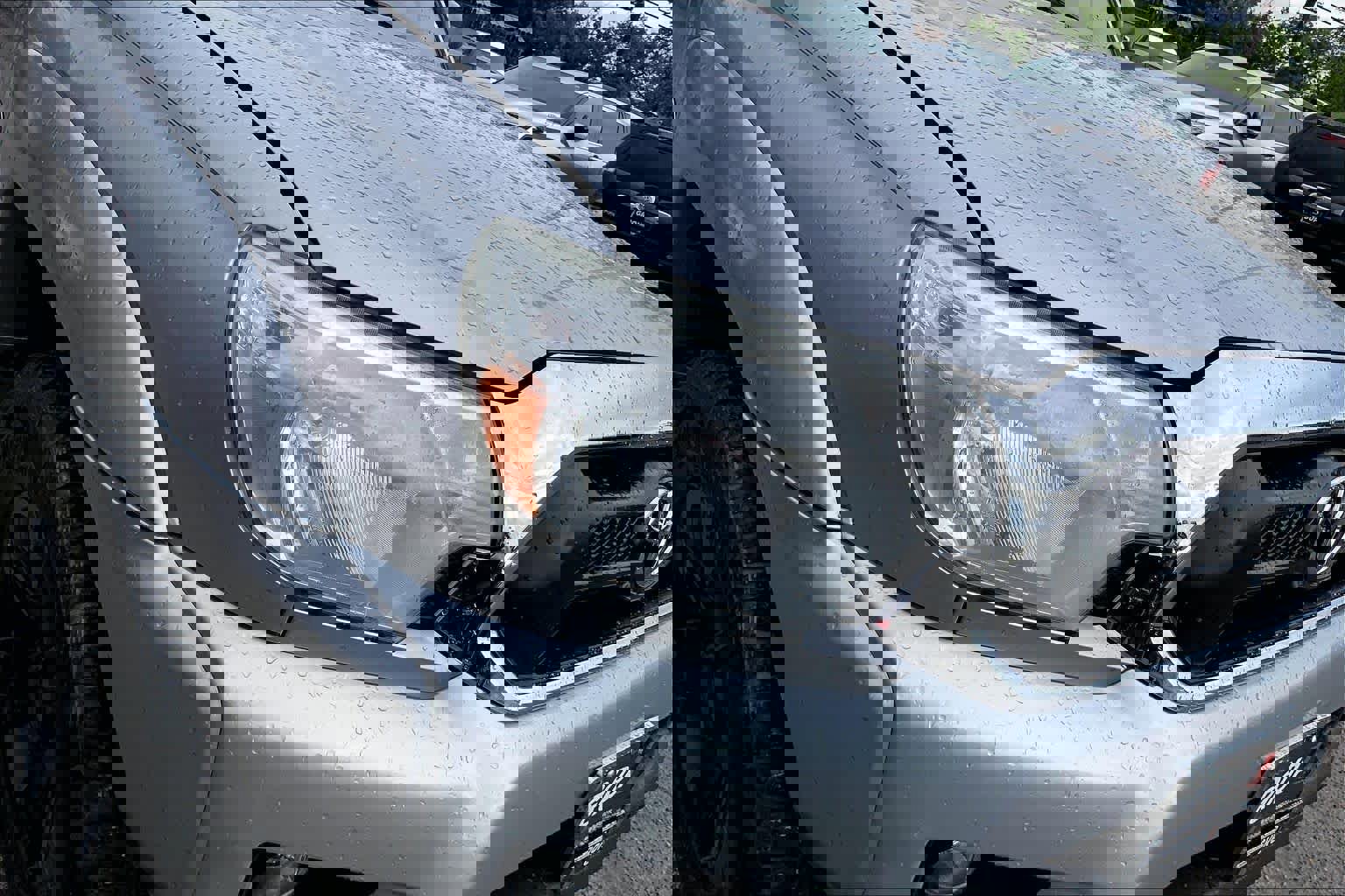 Used 2015 Toyota Tacoma PreRunner w/ SR5 Package RWD image 26