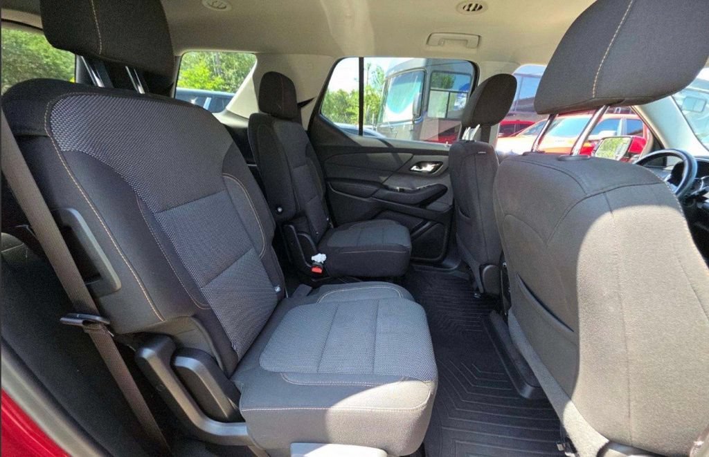 Used 2019 Chevrolet Traverse LT FWD image 12
