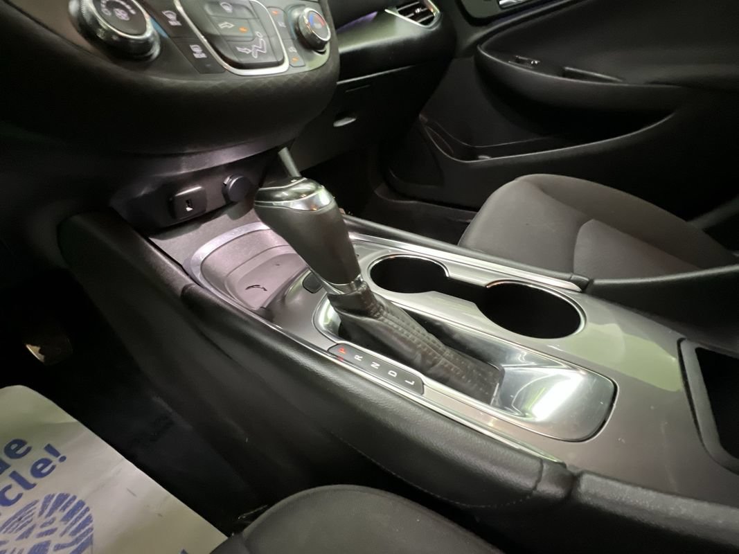 Used 2018 Chevrolet Malibu LT FWD image 24