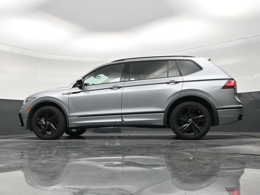 Used 2023 Volkswagen Tiguan SE R-Line FWD image 21
