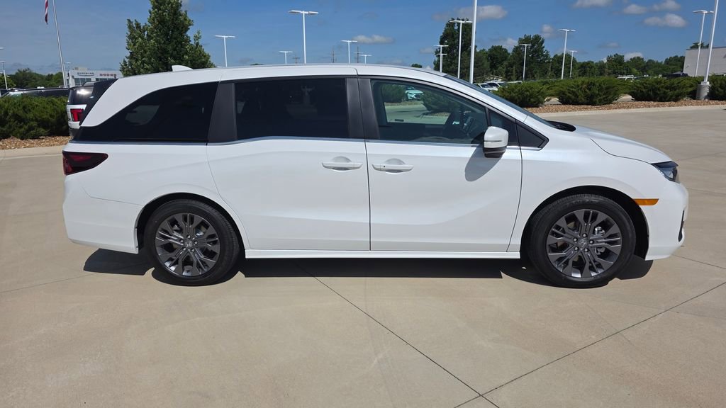 New 2026 Honda Odyssey Touring image 6