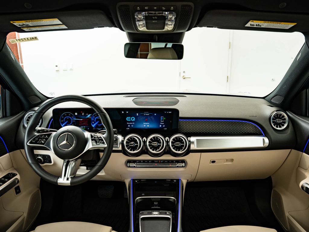 Used 2024 Mercedes-Benz EQB 300 4MATIC image 4