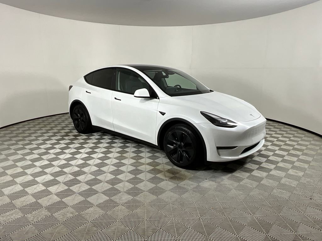 Used 2024 Tesla Model Y Long Range AWD/4WD image 6