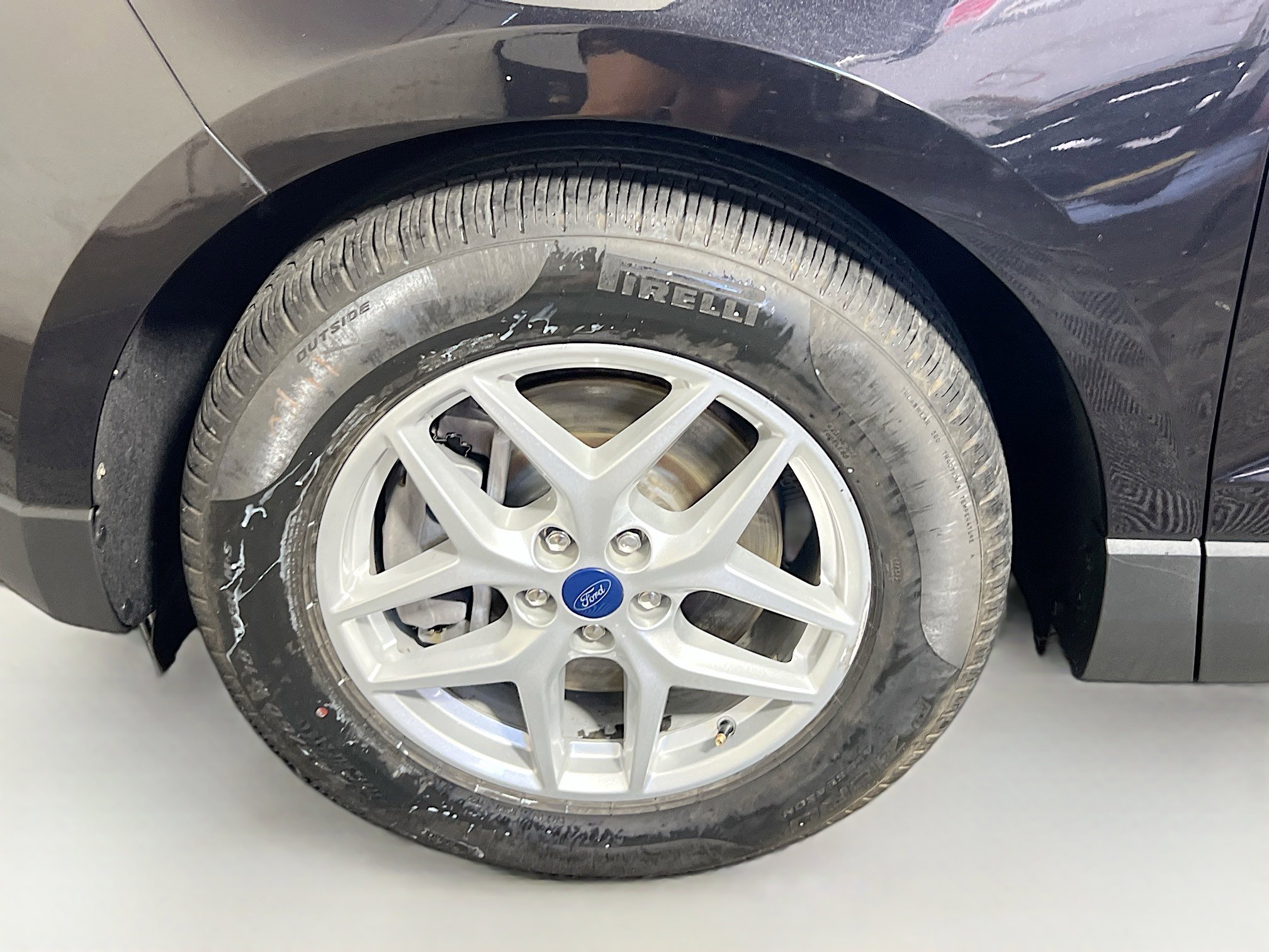 Used 2022 Ford Edge SEL image 13