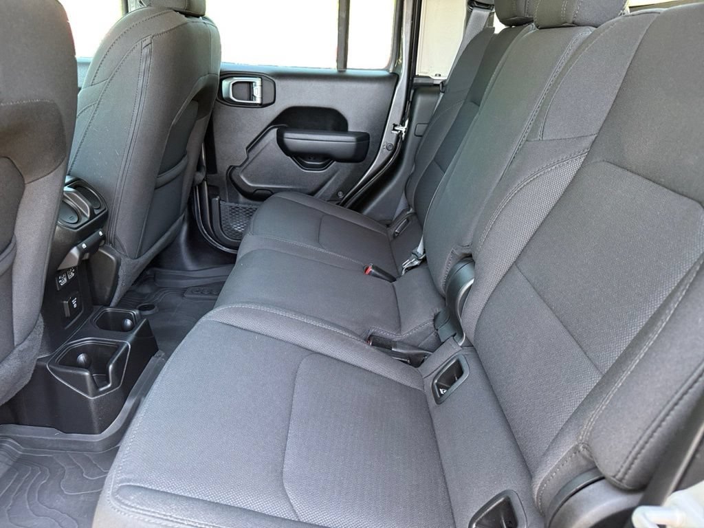 Used 2023 Jeep Gladiator Sport AWD/4WD image 12