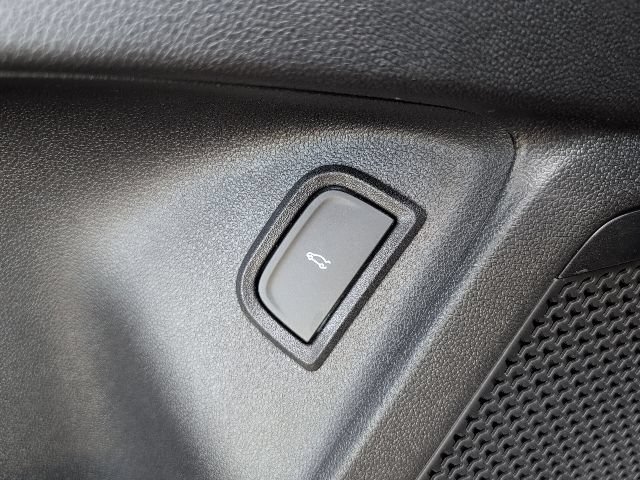 New 2026 Chevrolet Blazer EV LT AWD/4WD image 18
