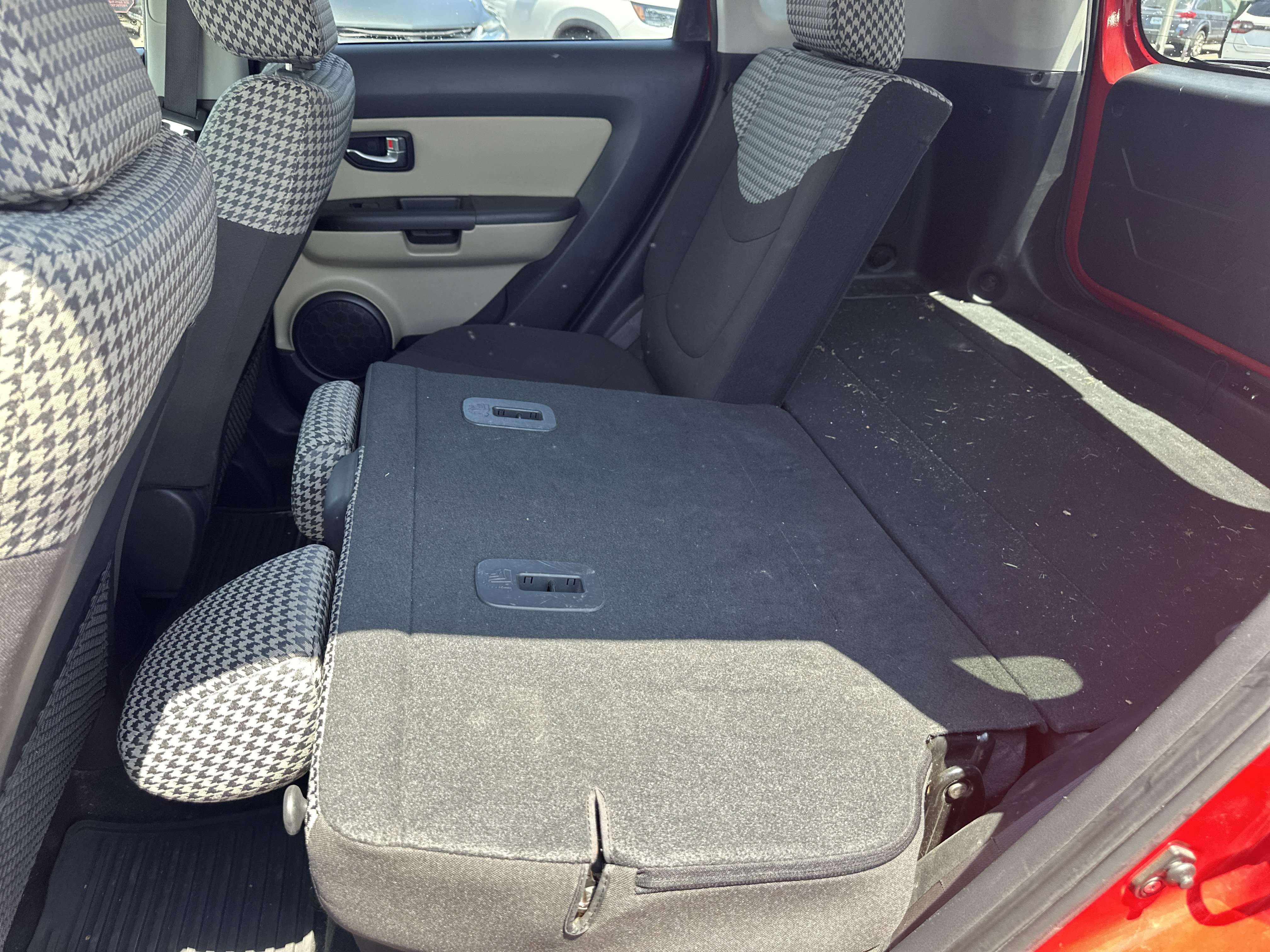 Used 2012 Kia Soul ! FWD image 15