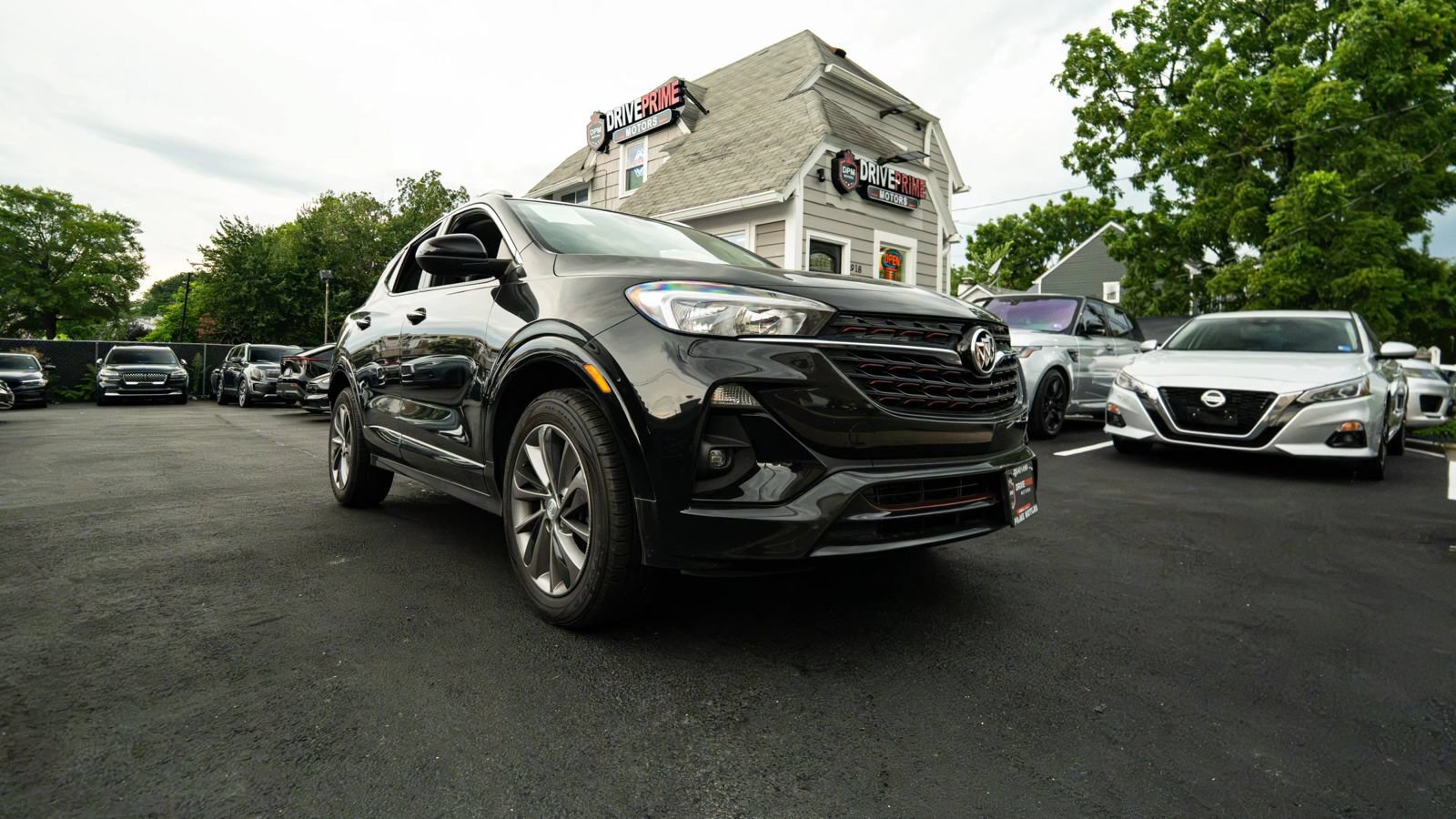 Used 2022 Buick Encore GX Select w/ Sport Touring Package AWD/4WD image 2
