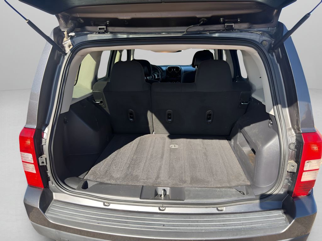 Used 2015 Jeep Patriot Latitude image 18