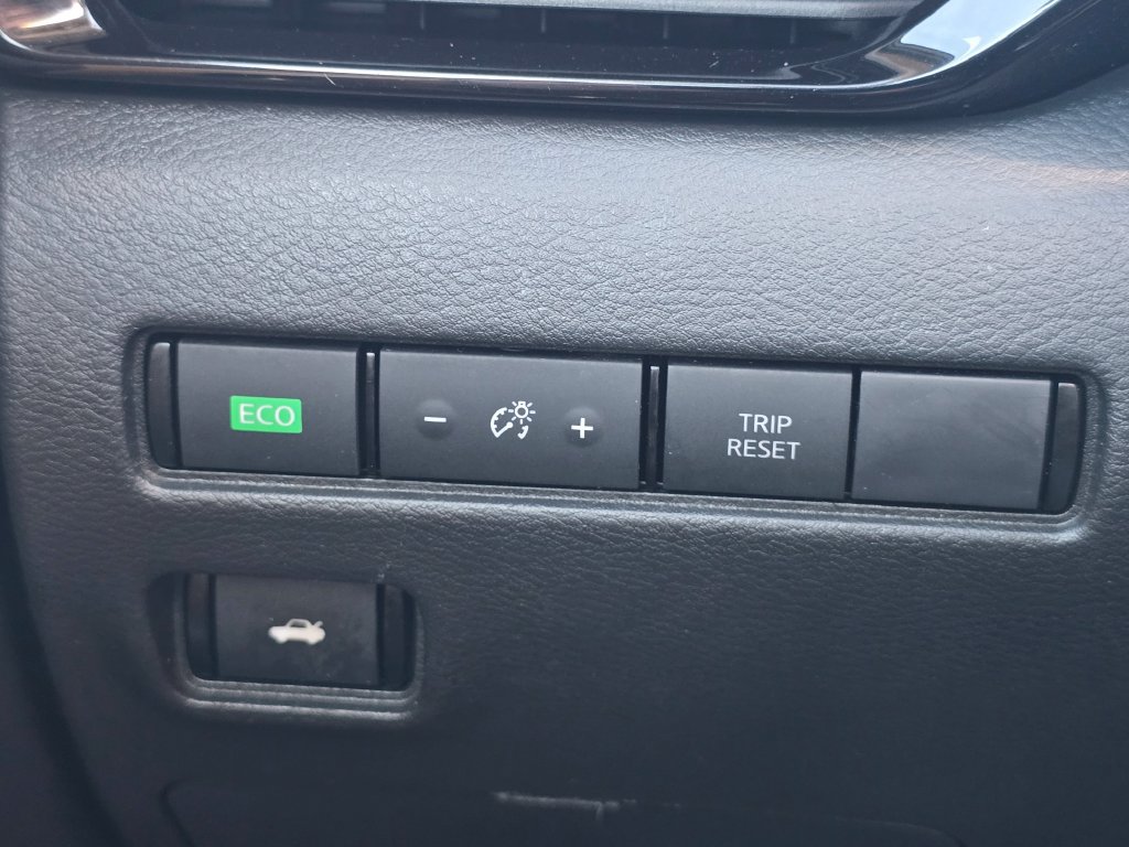 Used 2021 Nissan Sentra SV w/ SV Premium Package FWD image 24