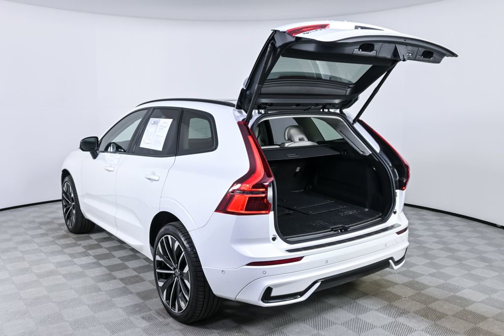 Used 2026 Volvo XC60 B5 Ultra w/ Climate Package image 34