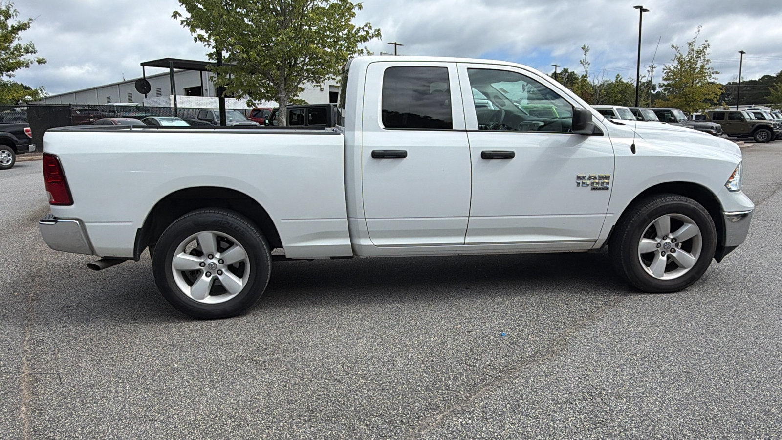 Used 2024 RAM 1500 Classic SLT AWD/4WD image 7