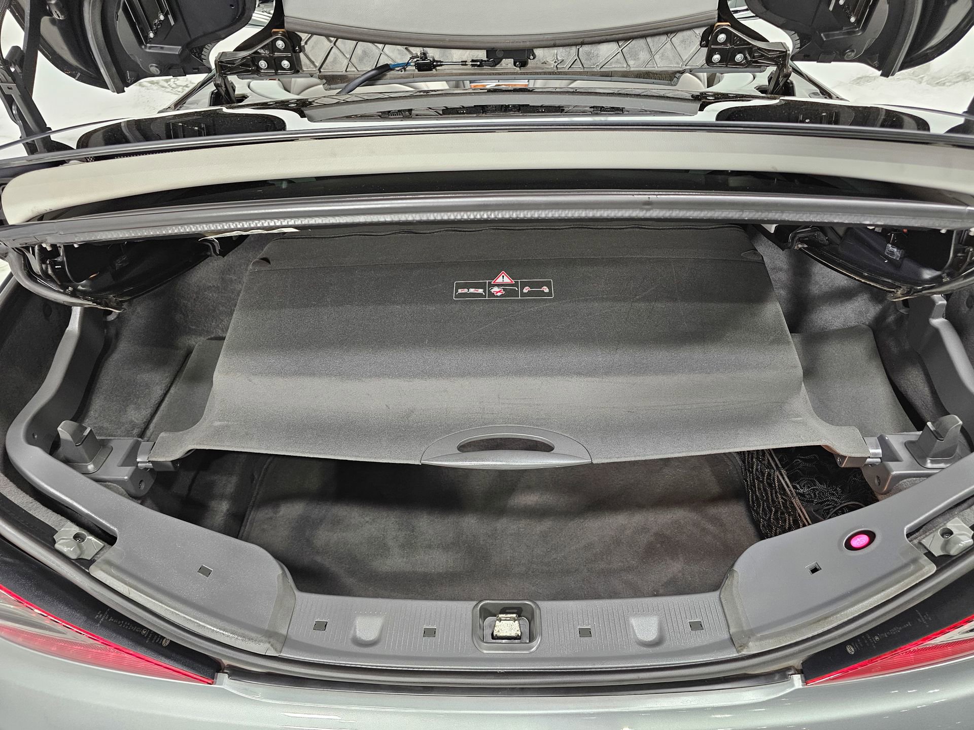 Used 2012 Mercedes-Benz SL 550 image 16